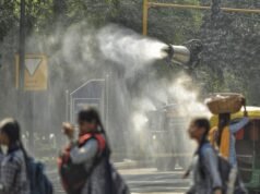 Noida makes online classes mandatory for Classes 1–5 as AQI crosses 400