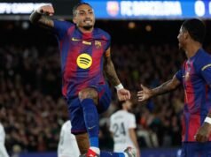 Rapinha double sends Barcelona seven points clear