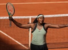 Baptiste suffers horrific knee injury at French Open, forced off on wheelchair