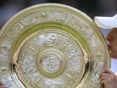 Wimbledon champ Swiatek loses her only warm-up match