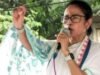 बीजेपी क्या टीएमसी को तोड़ने की कोशिश में है? ममता बनर्जी क्या लगा रही हैं आरोप