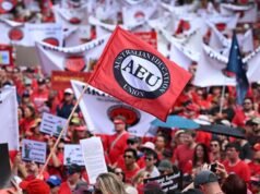 Teachers vote down government’s major pay offer