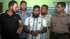 বরিশালে মাদকসহ আটক আর্জেন্টাইন সমর্থকের গায়ে ব্রাজিল জার্সি পরিয়ে বিপাকে পুলিশ