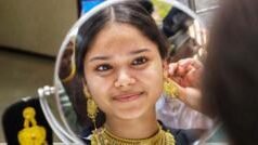 सोने और चांदी की क़ीमतों में बड़ी गिरावट के बावजूद लोग क्यों नहीं ख़रीद रहे इन्हें