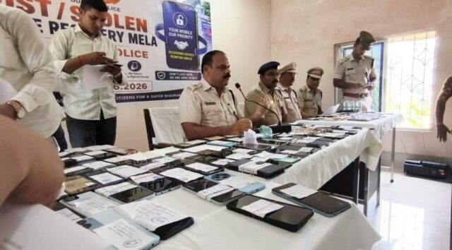 BHADRAK-POLICE-CHORI-MOBILE-RECOVERY-640x354.jpg