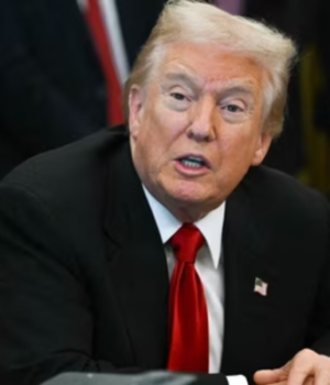 Donald_Trump_1782209470604_1782209474323_31f5f3a9-c3d3-4f36-a57f-9f8a7f47a6d4.png