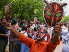 കോക്റോച്ച് സമരം മൂന്നാം ദിവസവും തുടരുന്നു