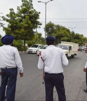 delhi-traffic-police-220811916-16x9.png
