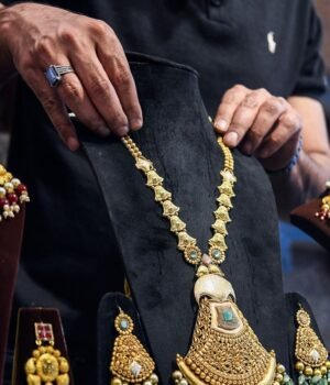 gold_silver_1782057886766_1782057886993_6997f693-d341-41d2-ab5e-68800de96b80.jpg