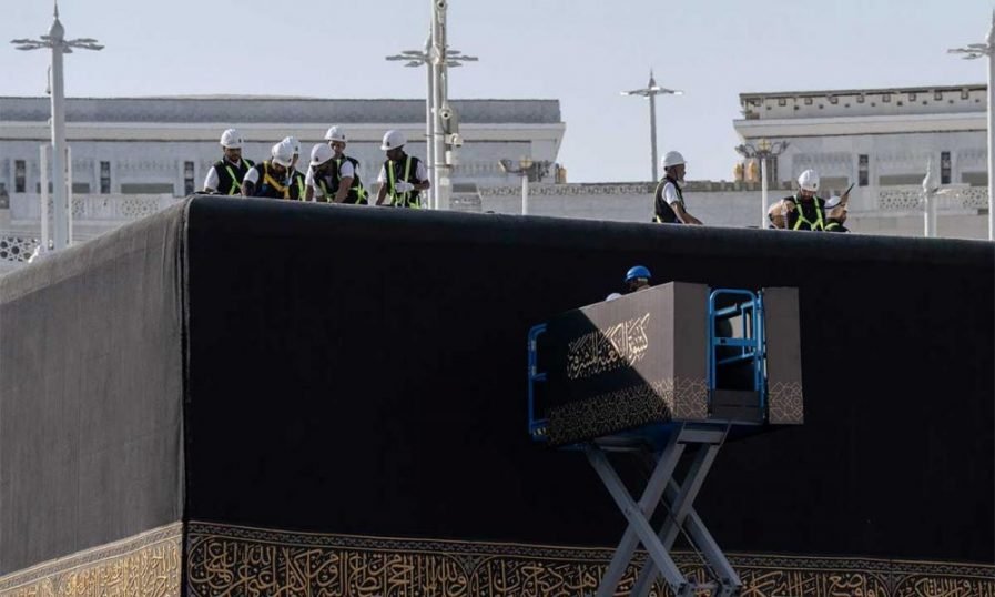 kabaa-kiswa-2-897x538.jpg