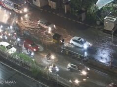 Traffic comes to a standstill due to moderate rains in Hyderabad