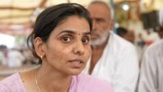 ‘हम साफ़ पानी मांग रहे थे, हम पर एफ़आईआर हो गई’: हरियाणा के इस गांव में डेढ़ महीने से धरने पर हैं लोग