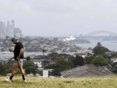 Working class Australians getting poorer as ultra-wealthy surge ahead