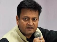 രാമക്ഷേത്ര ഫണ്ട് തട്ടിപ്പ്: അഖിലേഷിനും പ്രിയങ്കക്കുമെതിരെ ബി ജെ പിയും വി എച്ച് പിയും