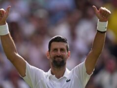 Djokovic beats Safiullin to reach Wimbledon quarters