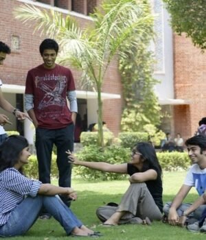 du-admissions-2024-222724529-16x9.jpg