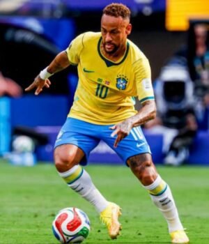 neymar-jr-brazil-dribbles-ball-133434312-897x538.jpg