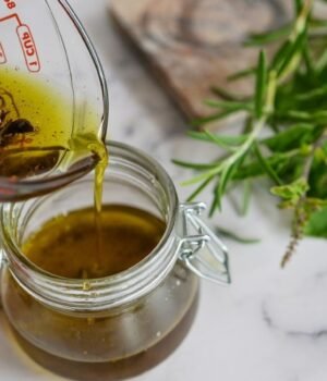 sun-infused-hair-oil_1783325389917_1783325390028_2f05ebe5-2220-4633-bf10-a3441ff9d23b.jpg