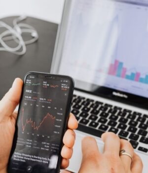 vi_stocks_1778043036119_1778043041039_1782898117258_940529b6-f98d-4f1d-a029-234d0d0c0a46.jpg
