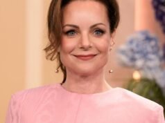 Kimberly Williams-Paisley feels Diane Keaton’s presence after buying her hat and gloves