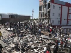 Twenty dead in Colombian earthquake, others trapped