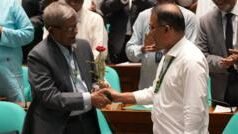 তিনটি ব্যালট বাক্স, দুই জন প্রার্থী ও একটি লাল গোলাপ- যেমন ছিল রাষ্ট্রপতি নির্বাচনে ভোটের চিত্র