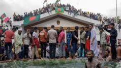 শেখ হাসিনার পতনের আগের ৭২ ঘণ্টার পরিস্থিতি কেমন ছিল