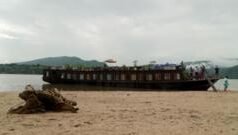 টাঙ্গুয়ার হাওরের একাংশে নৌযান চলাচলে নিষেধাজ্ঞা, কোন পর্যন্ত যেতে পারবেন পর্যটকরা?