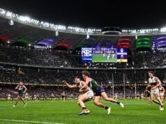 Fremantle Dockers set new record for consecutive 50,000-fan games