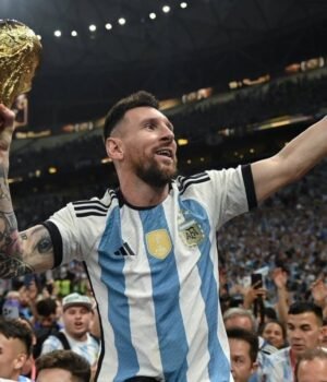 Lionel_Messi_11_1788190589163_1788190593538_c9cb89d4-84fc-4813-8a33-6a97bf828b33.jpg