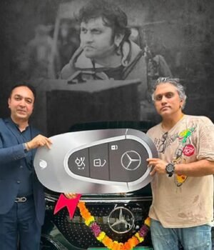 Mohit-Suri-buys-new-car.jpeg