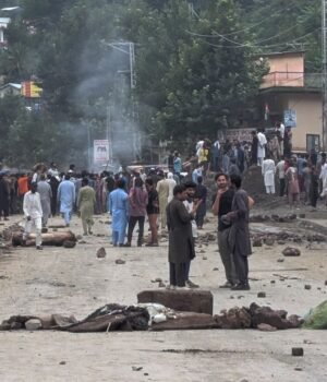 Pakistan-Kashmir-Protest-1_1785681457263_1785681477588_d5efd5ff-7425-4db8-8e5d-25b04d7080dc.jpg