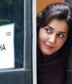 Raashii-Khanna-shoots-for-Farzi-2.jpeg