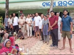 ତିହିଡ଼ି ପୋଲିସ ସାଜିଲା ଉଦାହରଣ,ବନ୍ୟା ବିପନ୍ନଙ୍କୁ ବାଂଟିଲା ଶୁଖିଲା ଖାଦ୍ୟ