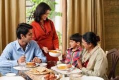 ਡਿਨਰ ਕਰਨ ਦ ਾ ਸਹ ੀ ਸਮਾ ਂ ਕ ੀ ਹੈ, ਇੱਕ ੋ ਭੋਜਨ ਦਿਨ ਦ ੇ ਵੱਖ-ਵੱਖ ਸਮੇ ਂ ‘ ਤ ੇ ਖਾਣ ਦ ੇ ਨਤੀਜ ੇ ਵੱਖ ਕਿਉ ਂ ਹੁੰਦ ੇ ਹਨ