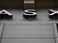 Aussie shares fall as CommBank, miners drag on market