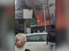 അങ്കമാലിയില് സ്റ്റേഷനറി കടയുടെ ഗോഡൗണില് വന് തീപിടിത്തം; തൊഴിലാളികള് പുറത്തേക്ക് ഓടി രക്ഷപ്പെട്ടു