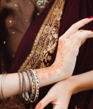 beautiful_hands_1786329823970_1786329824103_bbf098d1-a296-49b0-b9da-8e4f3a6e8c48.jpg