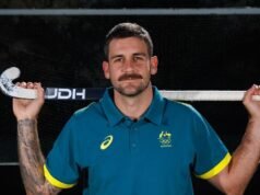 Australia hold off fast-finishing Ireland at World Cup