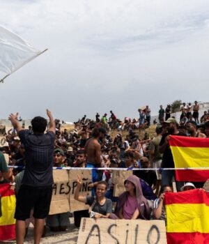ceuta-migrants-protest-174923859-16x9_0.jpg