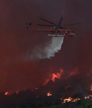 greece-wildfire-020651931-16x9_0.jpg