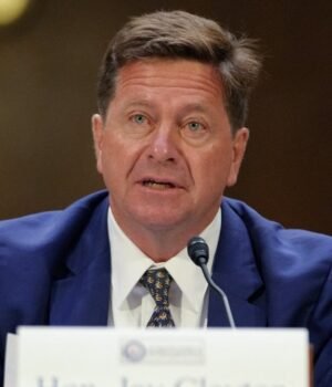 jay-clayton-013832544-16x9_0.jpg