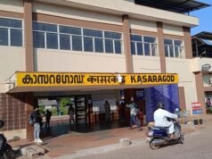 ട്രെയിനില് സ്ത്രീകളോട് അപമര്യാദയായി പെരുമാറി; കാസര്കോട് ഡി എഫ് ഒയെ സ്ഥലം മാറ്റി