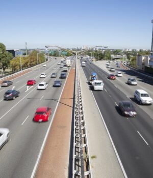 perth%20traffic%20jam%20cars%20road%20kwinana%20freeway%205704%2010032015%20%281%29.jpg