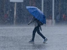 മഴ മുന്നറിയിപ്പില് മാറ്റം: 12 ജില്ലകളില് ഓറഞ്ച് അലേര്ട്ട്, നാളെയും ശക്തമായ മഴയ്ക്ക് സാധ്യത