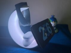 Stuffcool Lumo 4-in-1 review: This little moon can keep iPhone, Watch and AirPods charged