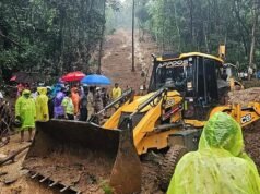 മഴക്കെടുതിയില് മുങ്ങി കേരളം; മരണം എട്ട്, ഏഴുപേരെ കാണാതായി, താഴ്ന്ന പ്രദേശങ്ങള് വെള്ളത്തിനടിയില്