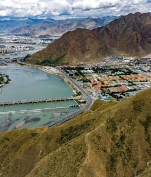 yarlung-tsangpo-getty-image-264924665-16x9_0.jpg