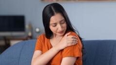 हार्ट अटॅकची लक्षणं अनेकदा छातीत दिसतच नाहीत; मग ती कुठे दिसतात?