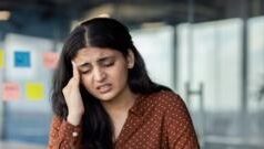 महिलाओं को पुरुषों की तुलना में माइग्रेन के दौरे ज़्यादा क्यों पड़ते हैं और इससे कैसे बचा जा सकता है?